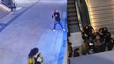 Küçükçekmece'de güzellik merkezine saldıran şahıs meydan dayağı yedi