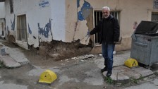 Eskişehir'de vatandaşlar okul yakınındaki metruk binadan şikayetçi