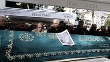 Ünlü senarist ve yönetmen Ragıp Yılmaz Atadeniz son yolculuğuna uğurlandı
