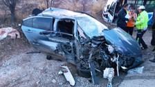 Ankara'da bir midibüs ile otomobil kazaya karıştı: 20 kişi yaralandı