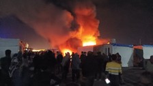 Adıyaman'da depremzede ailenin konteyneri alev alev yandı