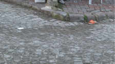 Fatih'te eski koca boşandığı eşini sokak ortasında ağır yaraladı