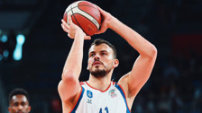 Anadolu Efes Hırvat basketbolcu Ante Zizic ile yollarını ayırdı
