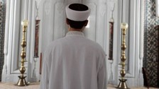 Fransa'dan imam kararı! Yabancı ülkelerden imamlar görev yapamayacak