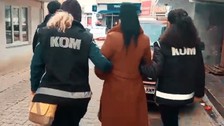 Interpol tarafndan kırmızı bültenle aranan 'Madame Claude' lakaplı fuhuş baroniçesi Çanakkale'de yakalandı