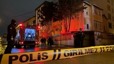 Pendik’te 3 katlı binada doğal gaz patlaması! Yangın çıktı