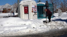 Bitlis’te yoğun kar yağışı! 60 köy yolu ulaşıma kapalı
