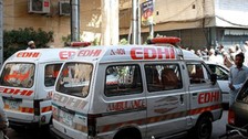 Pakistan'da bombalı saldırı! 5 polis öldü
