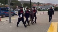 Çeşme'de eski muhtar arazi anlaşmazlığı yaşadığı karı-kocayı vurup katil oldu