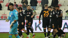8 eksikli Galatasaray soğuk bir Sivasspor deplasmanında puan kaybetti