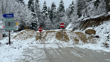 Bolu Yedigöller yolu buzlanma nedeniyle trafiğe kapatıldı