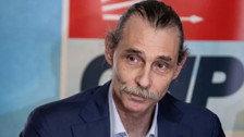 Erdal Beşikçioğlu: Sanatçı insanın kalbine giden yolu bilir