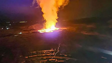 İzlanda'da bir yanardağ patlaması daha! Kasaba gece boşaltıldı