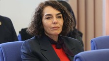 DEM Parti Milletvekili Adalet Kaya İBB sahnesinde PKK elebaşı Abdullah Öcalan'a özgürlük istedi! Skandal terör propagandası alkış aldı