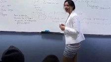 Fidan öğretmen yine gündemde! Dekolteli pozunu "Yeni mesleğim bu olsun mu" diye paylaştı