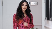 Ünlü şarkıcı Esra Akman'ın kardeşi Özlem Akman 10. kattan düşerek hayatını kaybetti