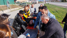 Samsun'da araç yoldan çıktı, 2 kişi yaralandı