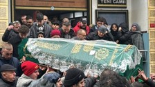 Bayrampaşa'da sevgilisi tarafından silahla vurularak öldürülen Nazlı Elmas toprağa verildi
