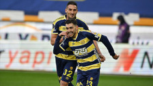 Ankaragücü Karagümrük'ü 2 golle geçti
