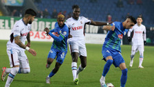 Karadeniz derbisinde Rizespor Trabzonspor'u tek golle devirdi