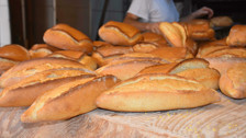 İzmir'de ekmek 7 TL'den 9 TL'ye çıktı
