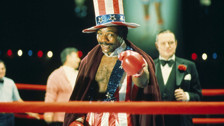 Rocky'de Apollo Creed rolüyle hafızalara kazınan Carl Weathers hayatını kaybetti