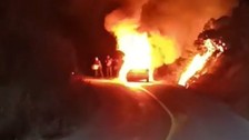 Düzce'de seyir halindeyken motoru tutuşan otomobil alev alev yandı