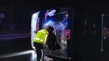 Son dakika! Balıkesir'de yolcu otobüsü devrildi! Ölü ve yaralılar var!
