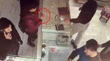 Diyarbakır'da bir kadın, kuyumcuda bulunan orijinal bilezikleri, sahtesiyle değiştirdi