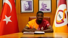 Galatasaray'da yeni transfer Aurier, formayı giydi