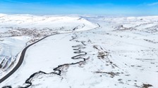  Kars ve Ardahan sınırları arasında bulunan Ölçek Deresi her mevsim farklı bir güzelliğe bürünüyor