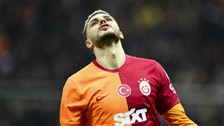 Galatasaray Teknik Direktörü Okan Buruk, Icardi'nin hafif bir sakatlığı olduğunu açıkladı