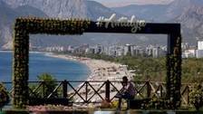 Antalya 2 ayda 500 bin yabanncı turist ağırladı