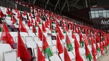 Elazığ’da stadyum Türk ve Filistin bayraklarıyla donatıldı