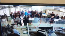 PTT'de güvenlik görevlisi bıçaklandı