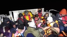Ayvacık açıklarında 30’u çocuk 79 kaçak göçmen yakalandı