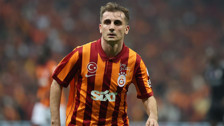 Galatasaray'ın yıldızı Kerem Aktürkoğlu, minik bir taraftara jest yaptı