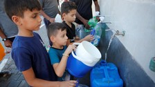 Gazze'de kişi başına düşen su miktarı 90 litreden 2 litreye indi