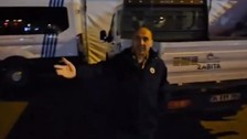 İBB'nin, AK Parti'nin Kadıköy'de kurduğu iftar çadırına zabıta yığdığı iddia edildi