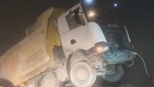Sultangazi'de uçurumdan yuvarlanan kamyonetten son anda atlayarak kurtulan sürücü kameralara yansıdı