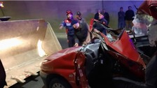 Ters yönde ilerlediği tünelde iş makinesine çarptı! 1 kişi hayatını kaybetti