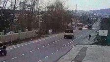 Çatalca’da otomobilin İETT otobüsüne çarptığı anlar kamerada