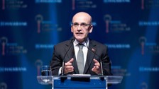 Bakan Mehmet Şimşek: Sağlık Bakanlığı hariç hiçbir bakanlık emekli olanların dışında eleman alamayacak