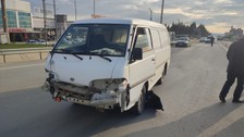 Edirne'de bir sürücü, karıştığı kazadan kaçarken polis arabasına çarptı