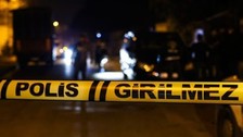 Mersin'de bir kişi aracında bıçaklanarak öldürülmüş halde bulundu