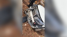 Isparta'da aydınlatma direğine çarpan lüks araç kullanılamaz hale geldi