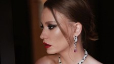 Serenay Sarıkaya'nın oy kombini olay oldu