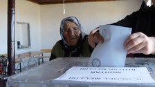 Türkiye'nin en yaşlı seçmeni 117 yaşındaki Arzu nine oldu