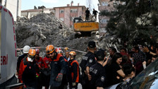 Ankara'da moloz kaldırma çalışmaları sırasında istinat duvarı çöktü: 1 ölü