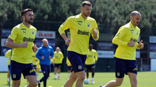Fenerbahçe Olympiakos'a hazırlanıyor
